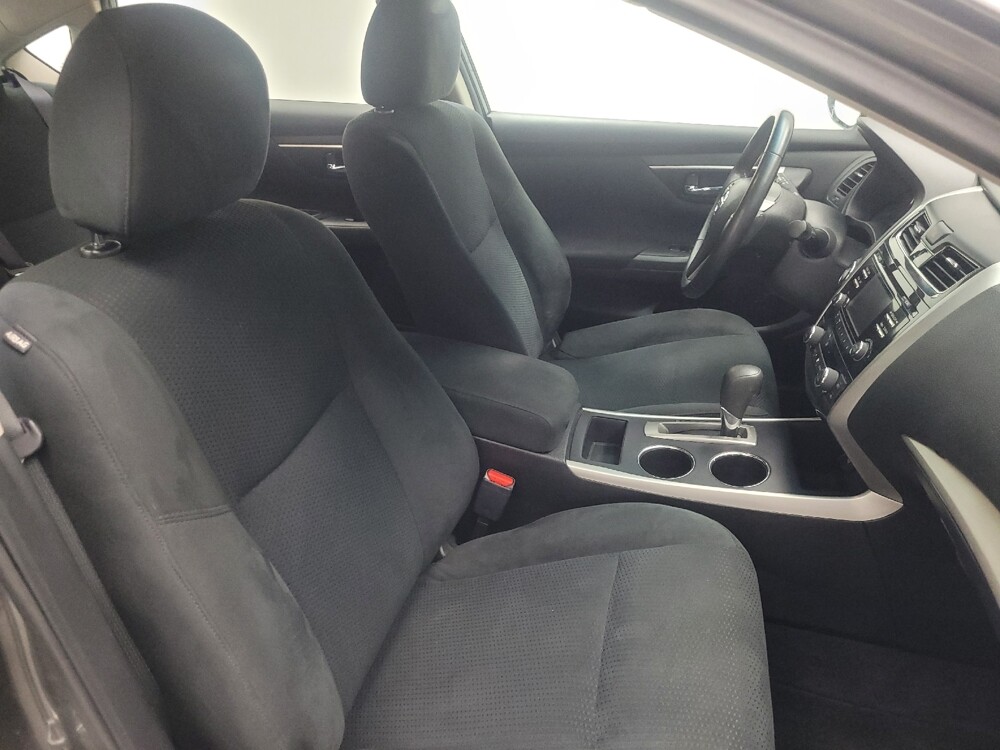 2015 Nissan Altima in Indianapolis, IN 46219 - 18106590 21