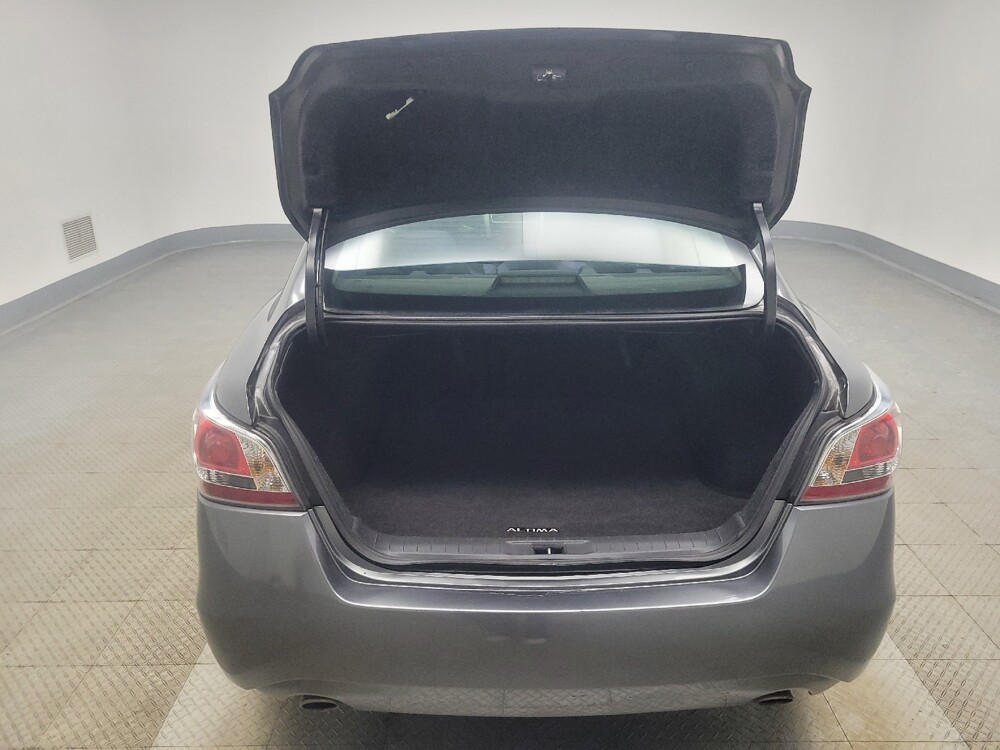 2015 Nissan Altima in Indianapolis, IN 46219 - 18106590 29
