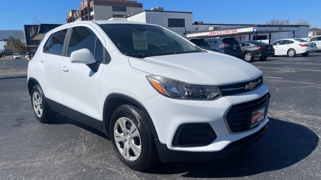 2018 Chevrolet Trax in Dallas, TX 75228 - 18106615 3