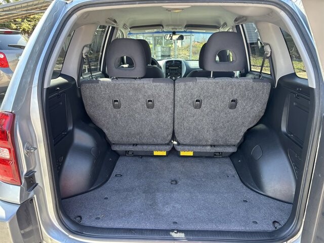 2004 Toyota RAV4 in Hudson, FL 34669 - 18106621 12