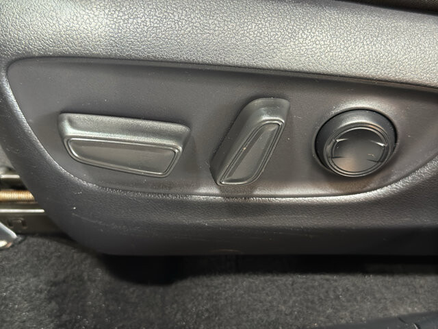 2019 Toyota RAV4 in Burlington, WI 53105 - 18106627 14