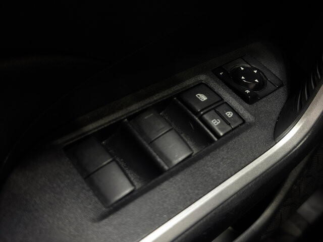 2019 Toyota RAV4 in Burlington, WI 53105 - 18106627 32