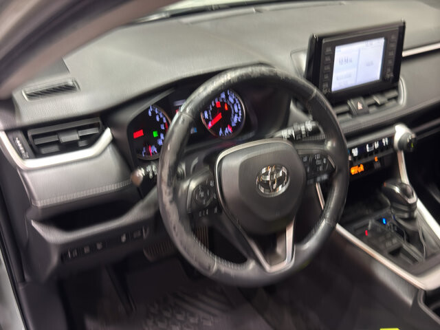 2019 Toyota RAV4 in Burlington, WI 53105 - 18106627 15