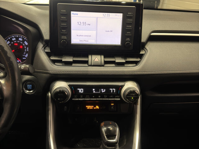 2019 Toyota RAV4 in Burlington, WI 53105 - 18106627 27