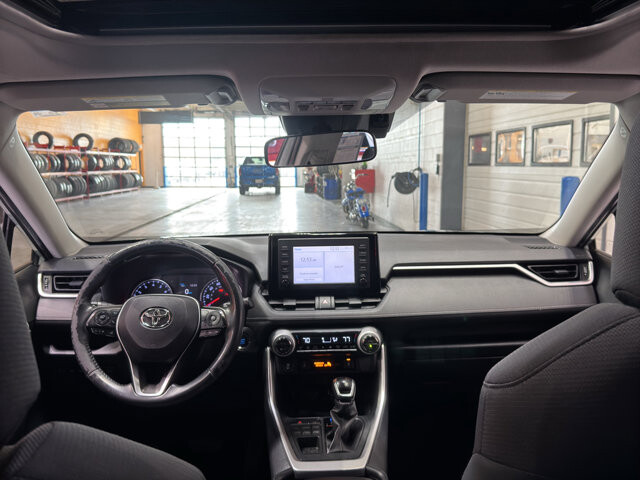2019 Toyota RAV4 in Burlington, WI 53105 - 18106627 12