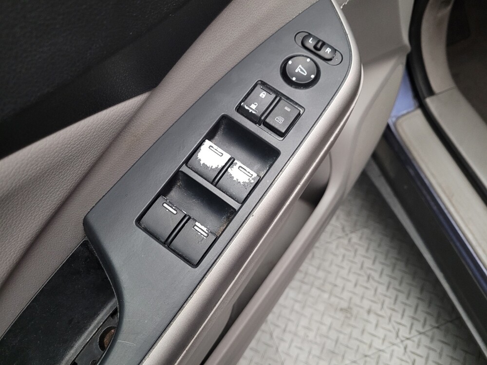 2013 Honda CR-V in Sacramento, CA 95821 - 18106643 27