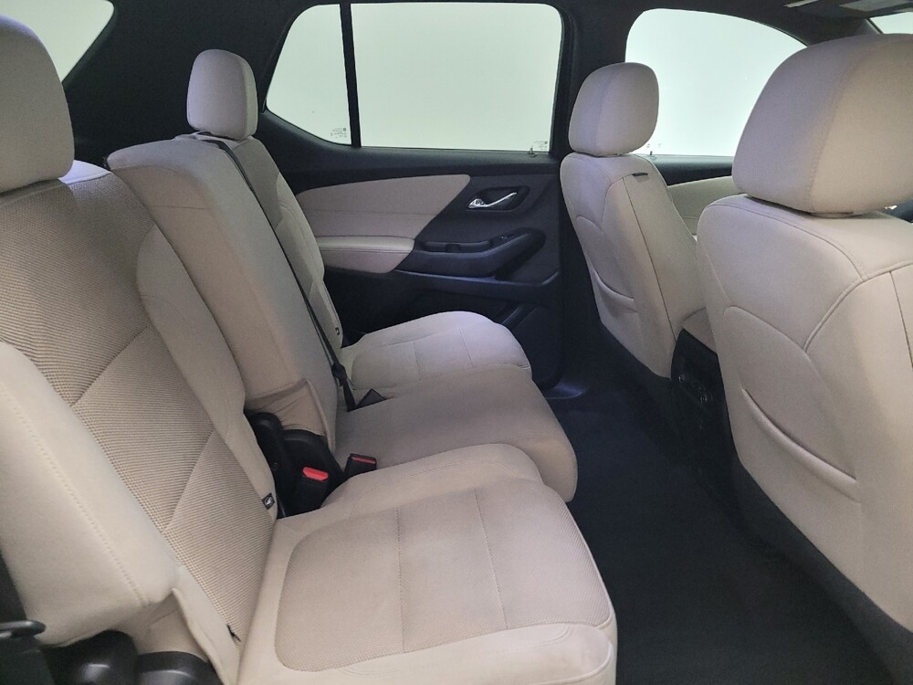 2022 Chevrolet Traverse in Downey, CA 90241 - 18106649 19