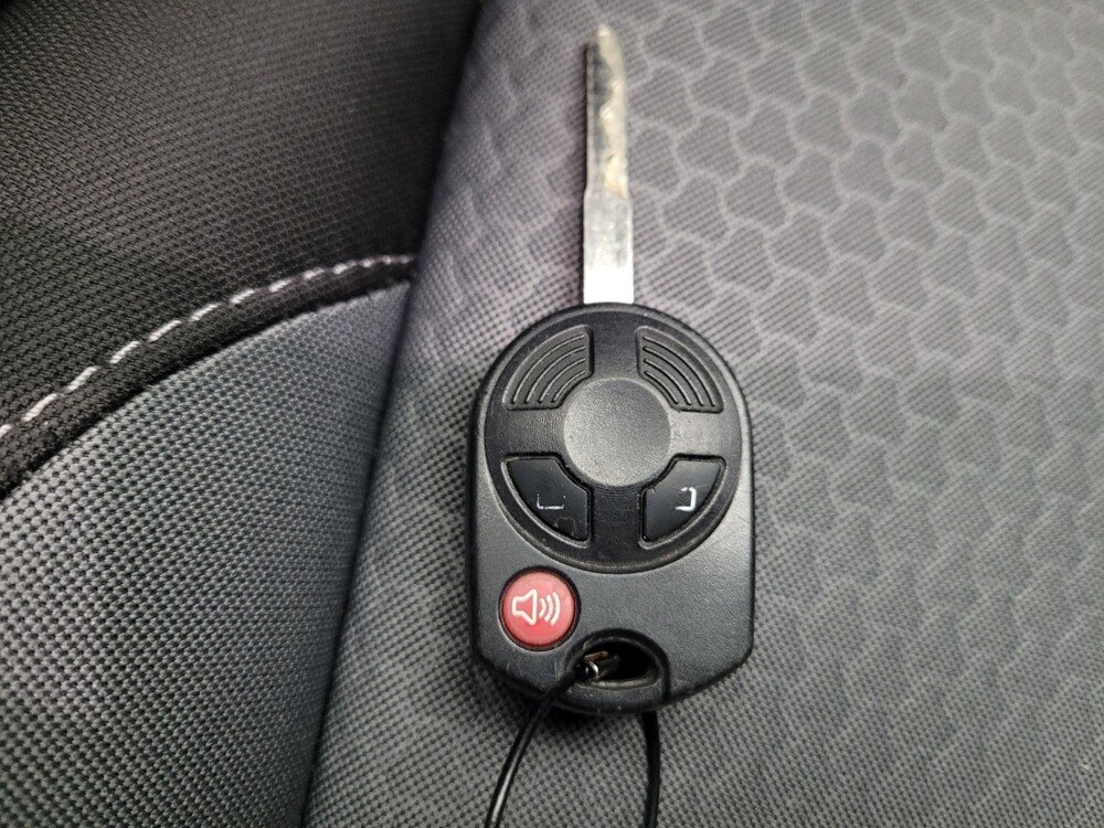 2018 Ford Escape in Riverside, CA 92504 - 18106652 32