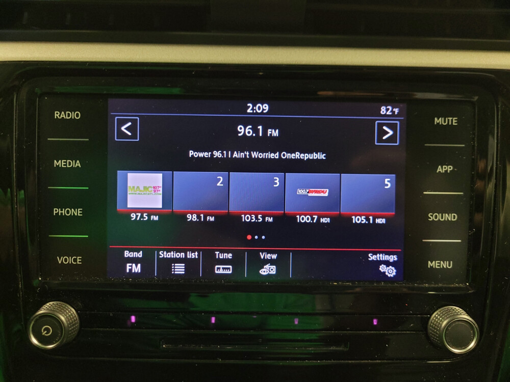 2021 Volkswagen Passat in Knoxville, TN 37923 - 18106653 25