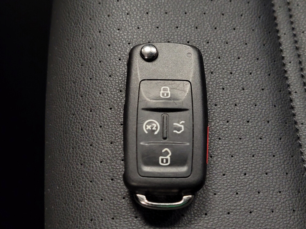 2021 Volkswagen Passat in Knoxville, TN 37923 - 18106653 32