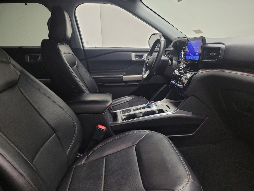 2023 Ford Explorer in Grand Rapids, MI 49508 - 18106654 21