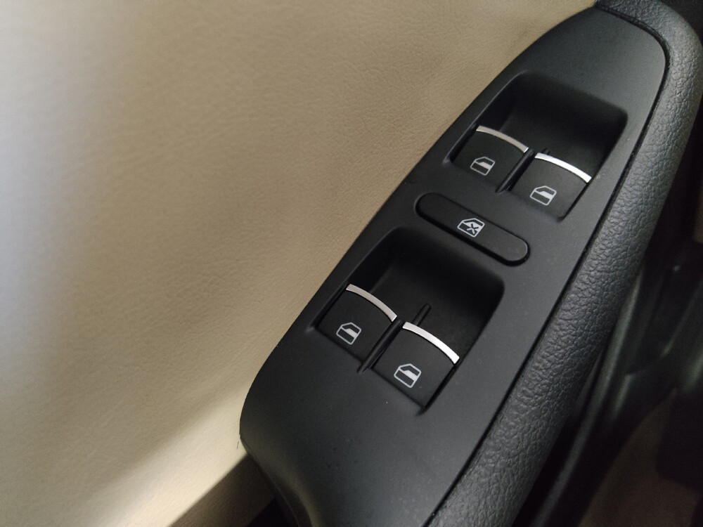 2016 Volkswagen Jetta in Duluth, GA 30096 - 18106655 27