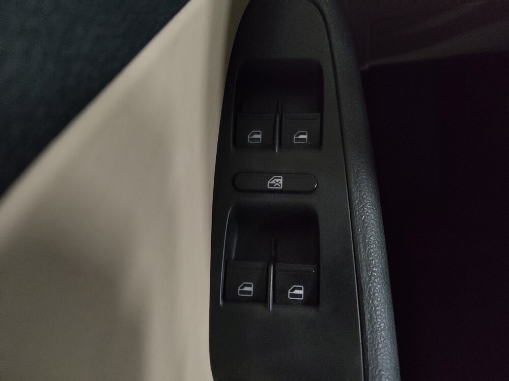 2017 Volkswagen Jetta in Morrow, GA 30260 - 18106671 27