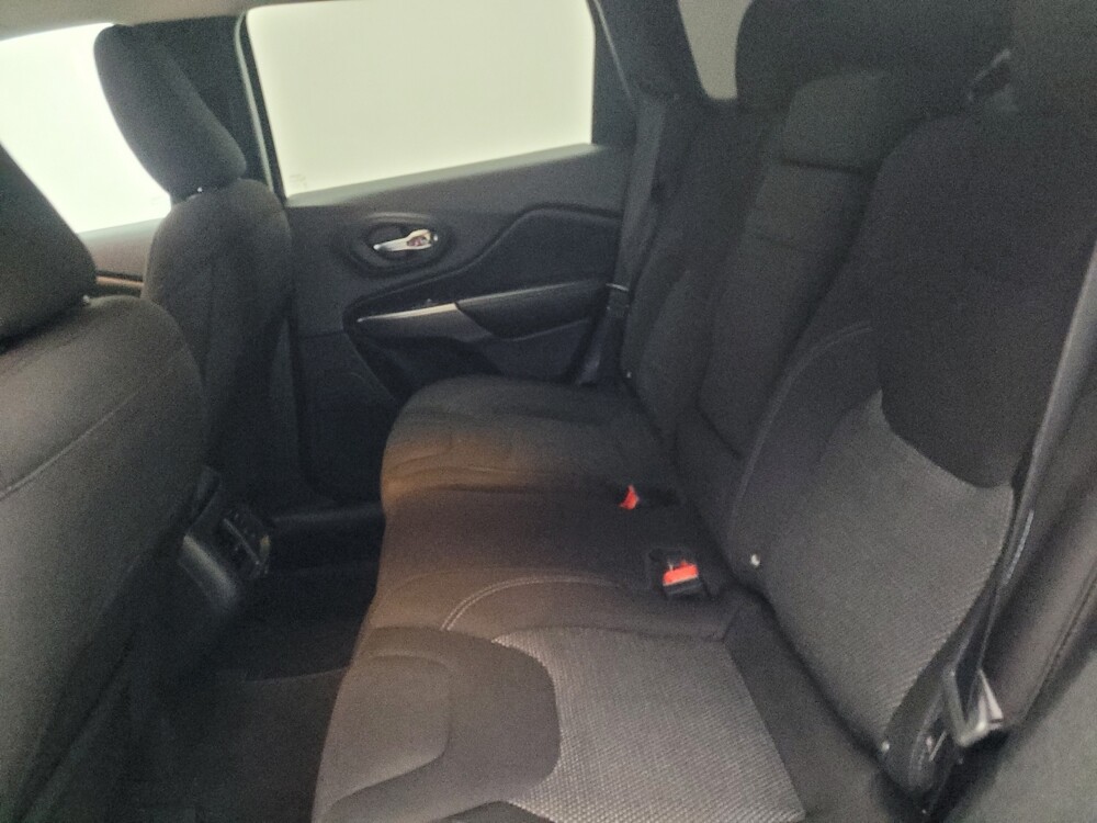 2019 Jeep Cherokee in Athens, GA 30606 - 18106681 18