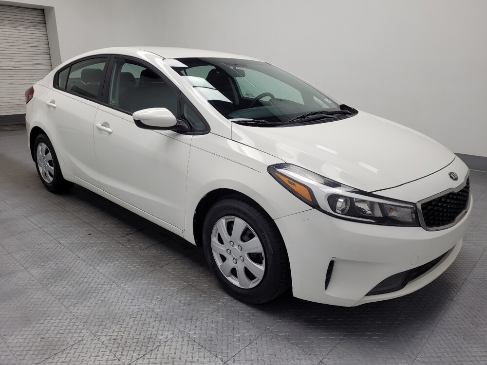 2017 Kia Forte in Las Vegas, NV 89102 - 18106696 11