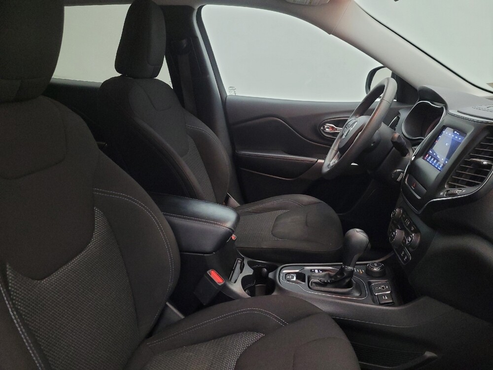 2019 Jeep Cherokee in Glendale, AZ 85301 - 18106733 21