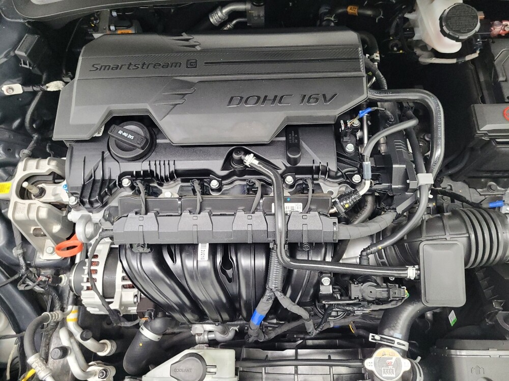 2024 Hyundai Elantra in Las Vegas, NV 89102 - 18106759 30