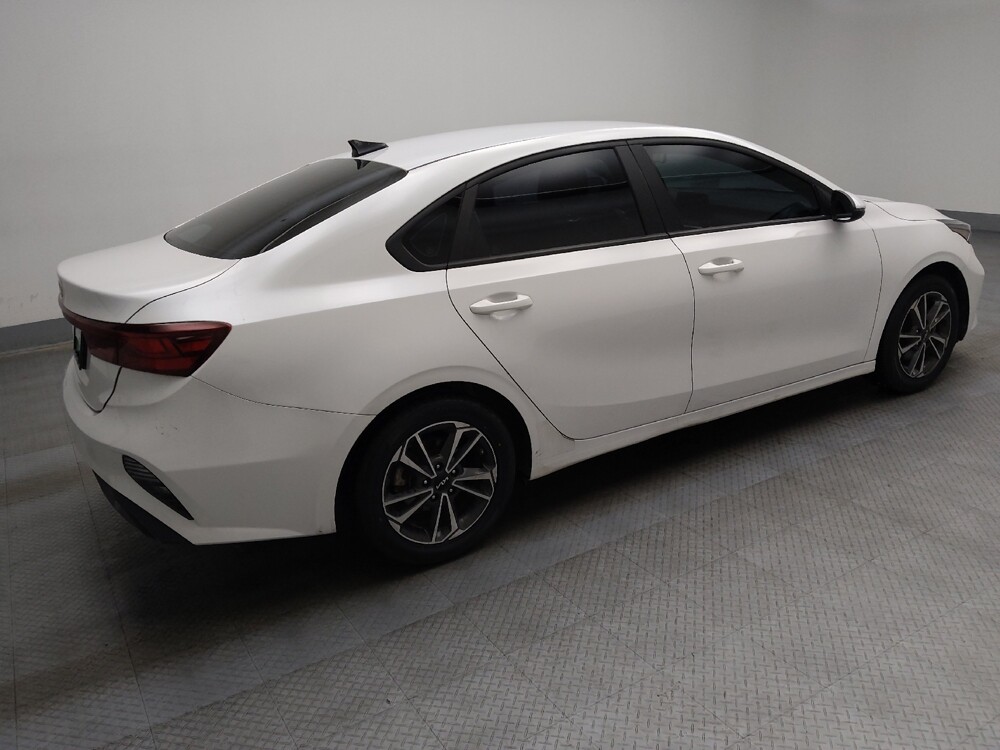 2023 Kia Forte in St. Louis, MO 63125 - 18106768 10