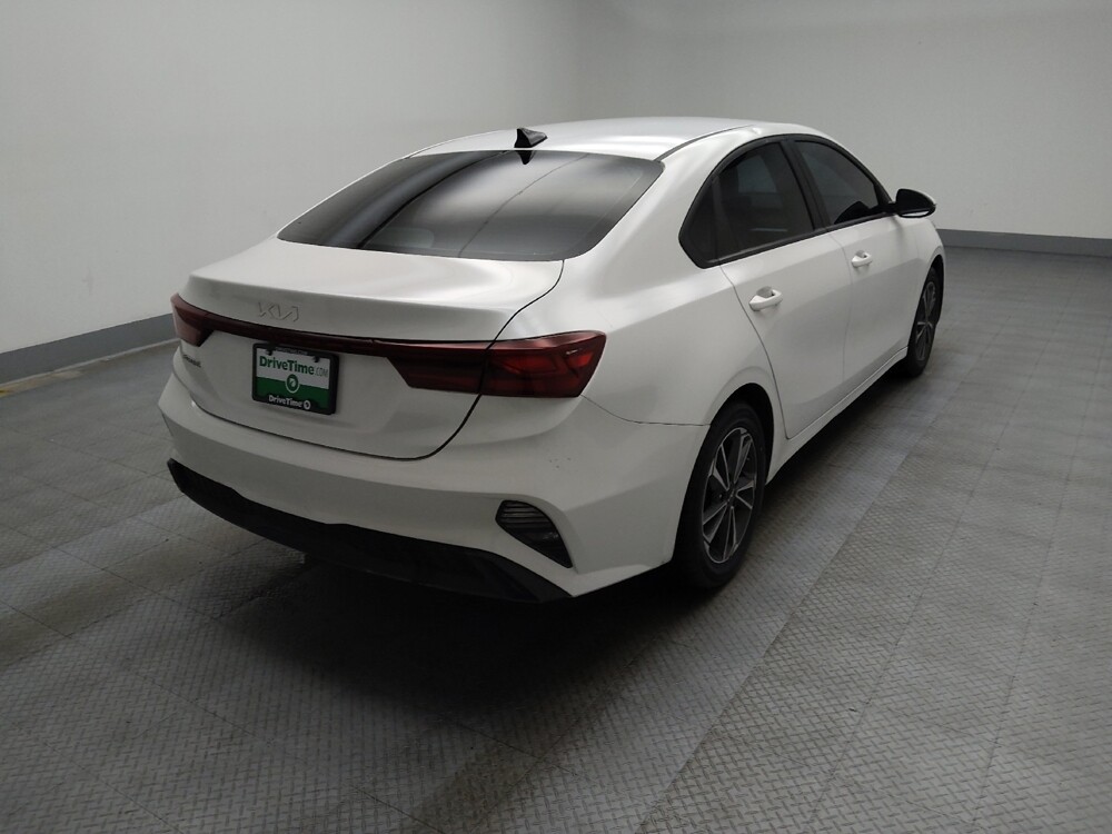 2023 Kia Forte in St. Louis, MO 63125 - 18106768 9