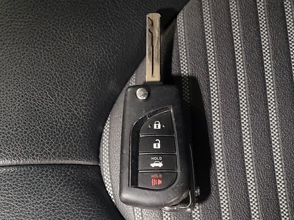 2021 Toyota Camry in West Palm Beach, FL 33409 - 18106785 32