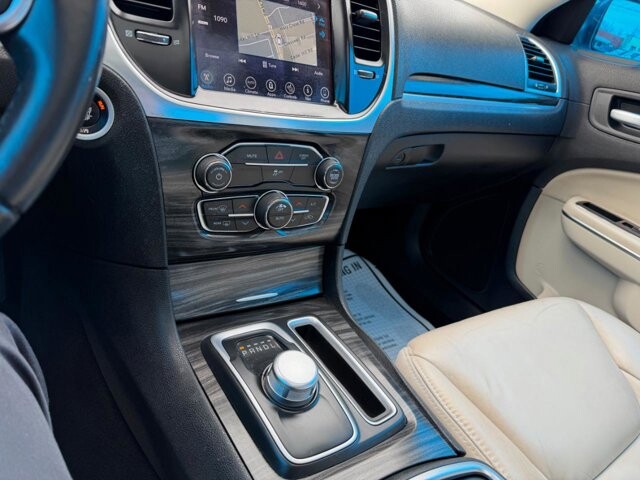 2017 Chrysler 300 in Baltimore, MD 21225 - 18106794 23