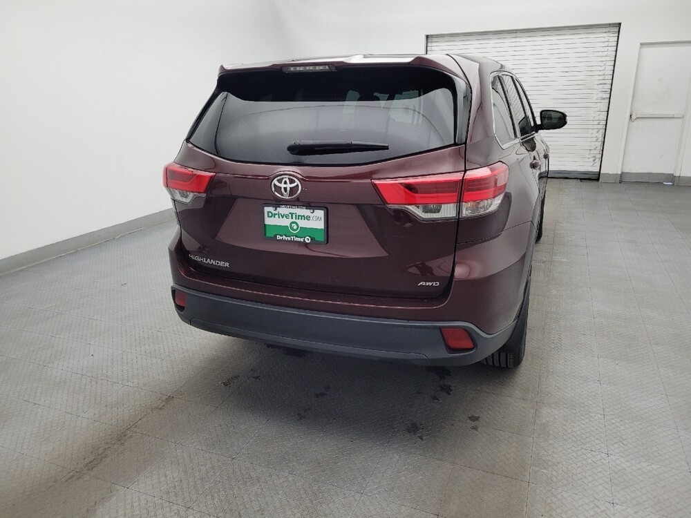2019 Toyota Highlander in Columbia, SC 29210 - 18106796 7
