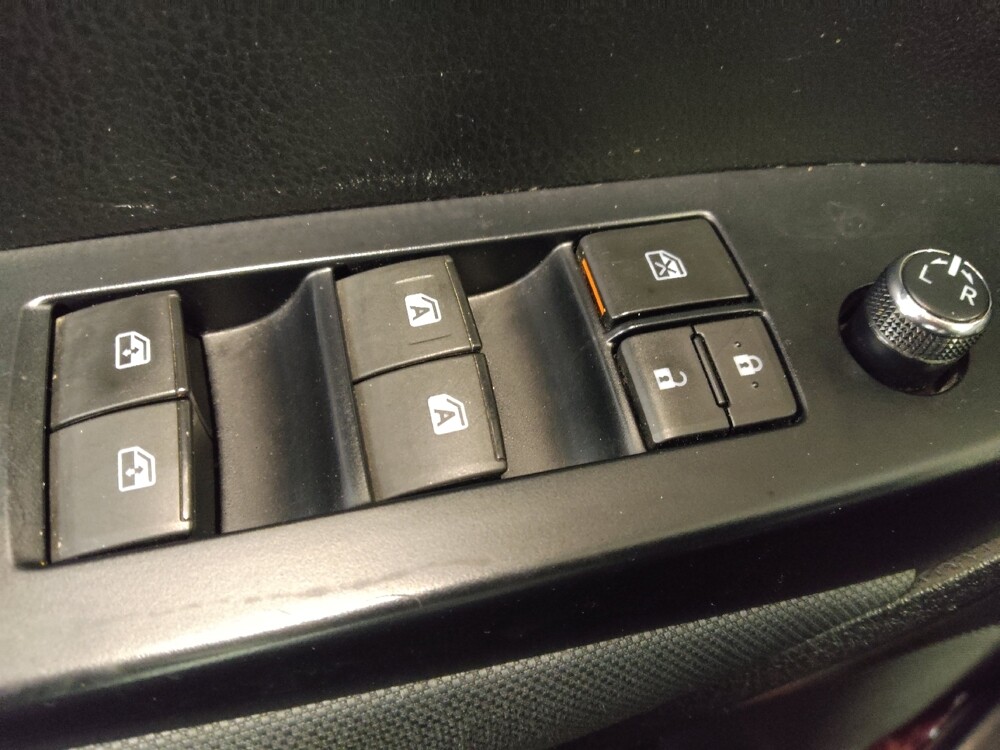 2019 Toyota Highlander in Columbia, SC 29210 - 18106796 27