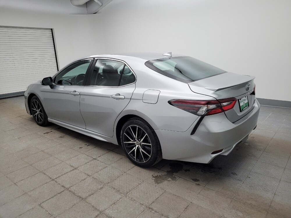 2021 Toyota Camry in Fairfield, OH 45014 - 18106870 3