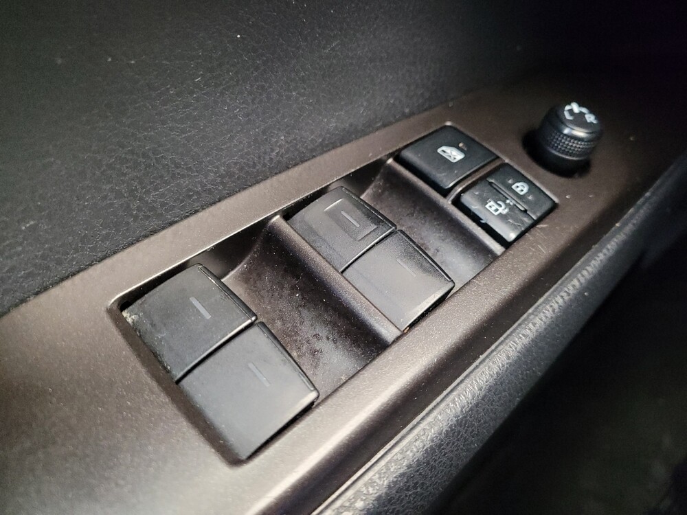 2021 Toyota Camry in Fairfield, OH 45014 - 18106870 27