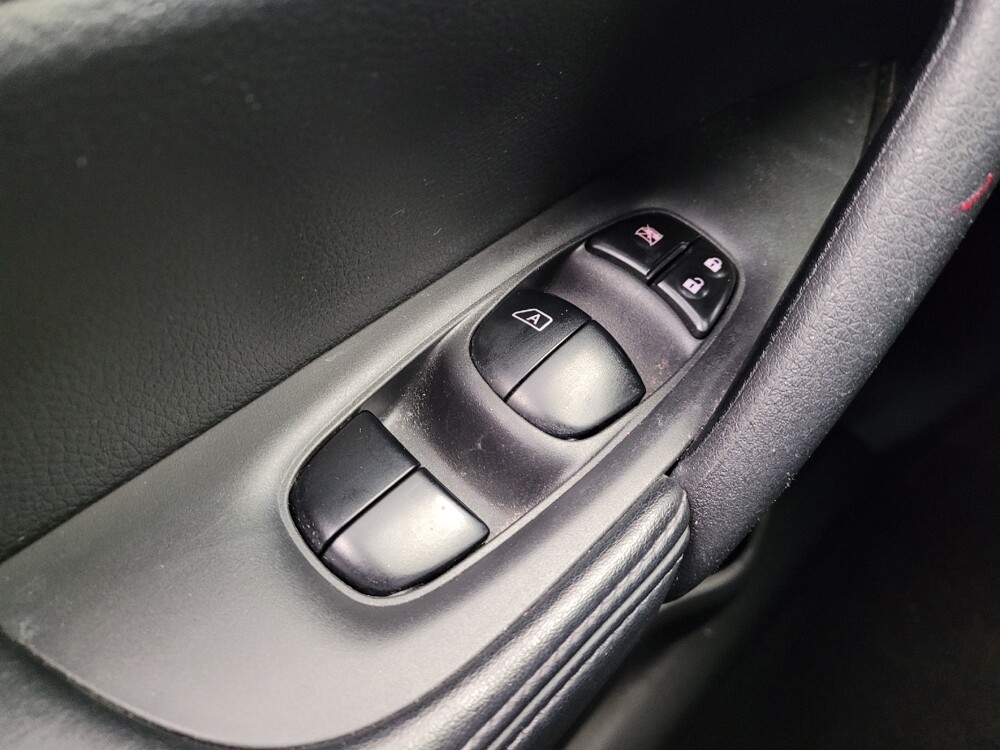 2018 Nissan Rogue in Columbus, OH 43228 - 18106871 27