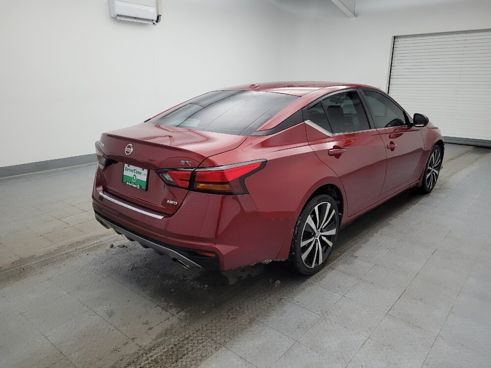 2019 Nissan Altima in Fairfield, OH 45014 - 18106875 9