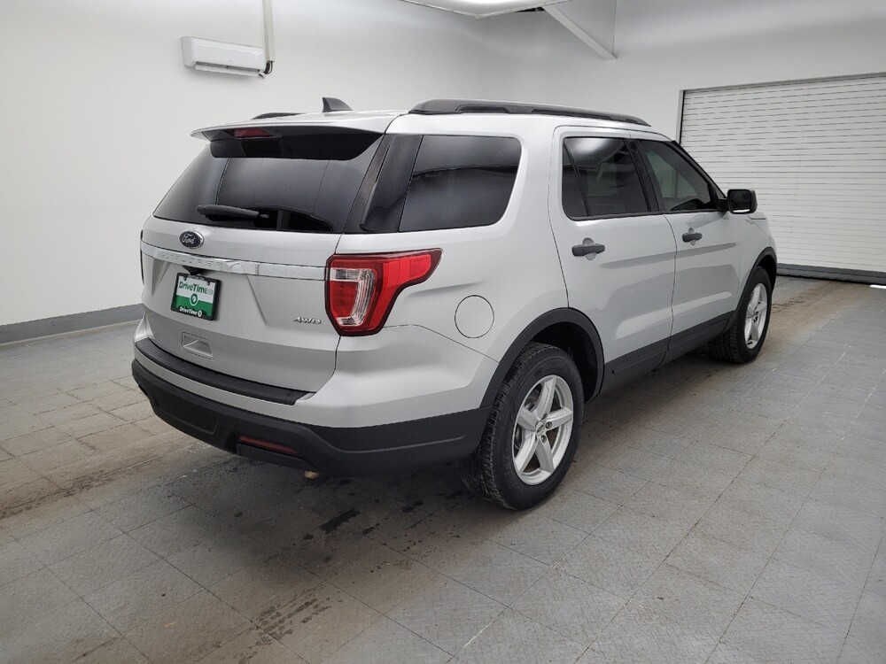 2018 Ford Explorer in Columbus, OH 43228 - 18106877 9