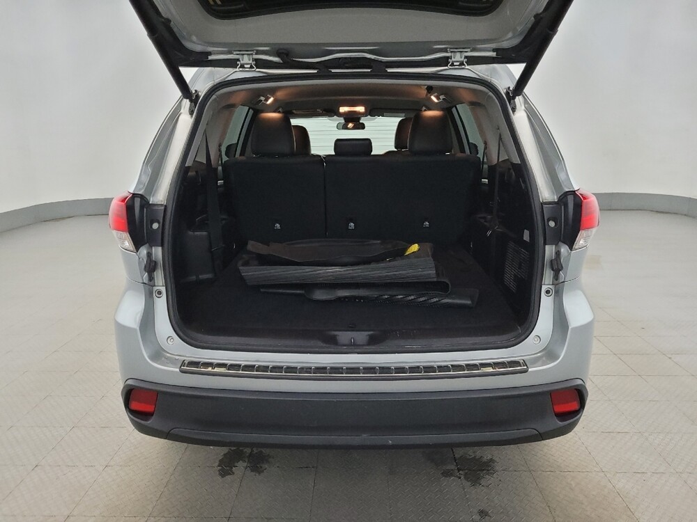 2018 Toyota Highlander in New Castle, DE 19720 - 18106893 29