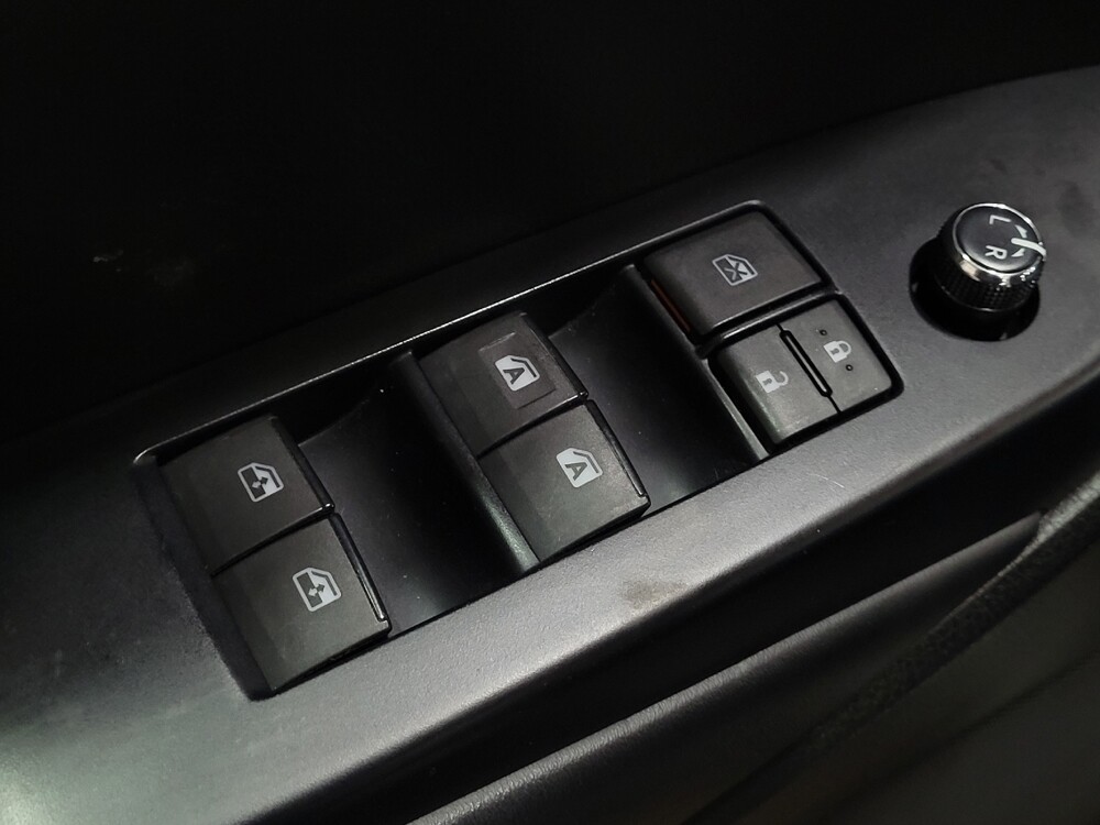 2018 Toyota Highlander in New Castle, DE 19720 - 18106893 27