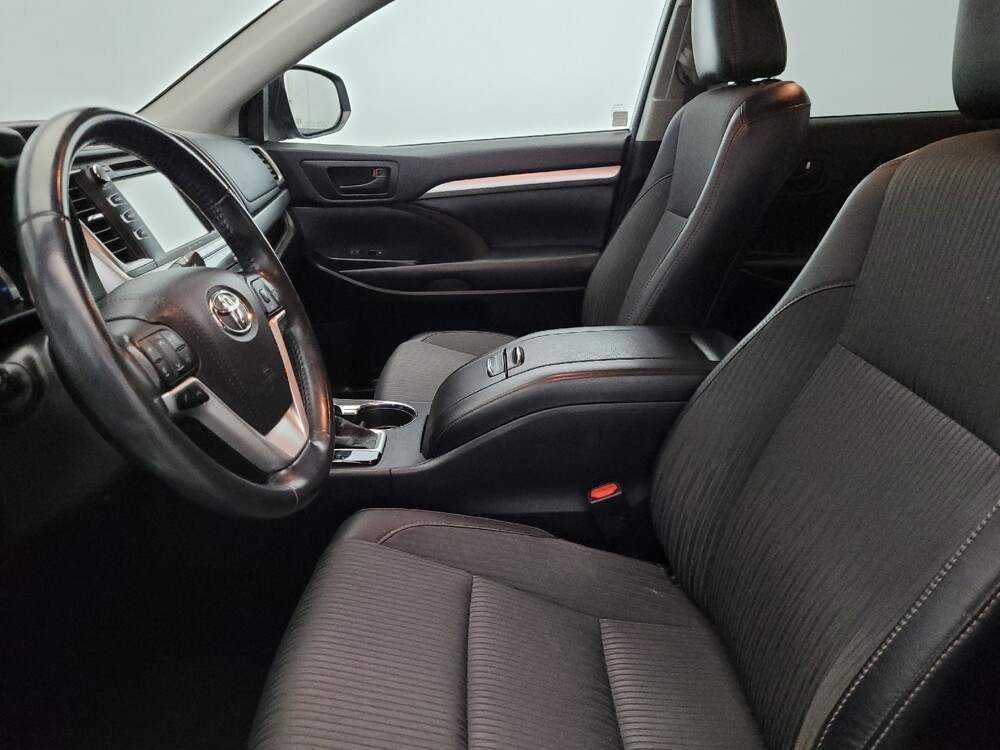 2018 Toyota Highlander in New Castle, DE 19720 - 18106893 17