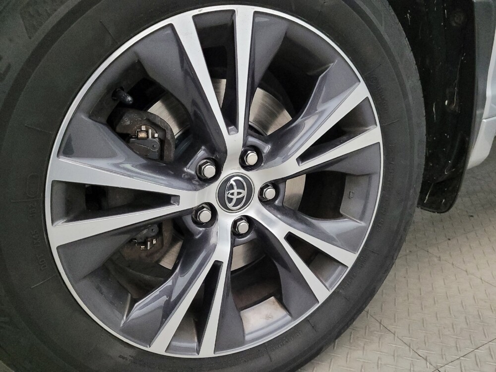 2018 Toyota Highlander in New Castle, DE 19720 - 18106893 31