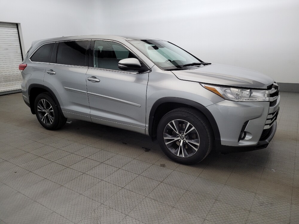 2018 Toyota Highlander in New Castle, DE 19720 - 18106893 11