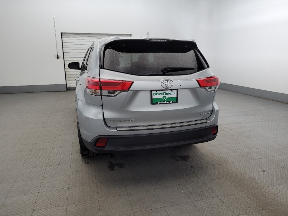 2018 Toyota Highlander in New Castle, DE 19720 - 18106893 6