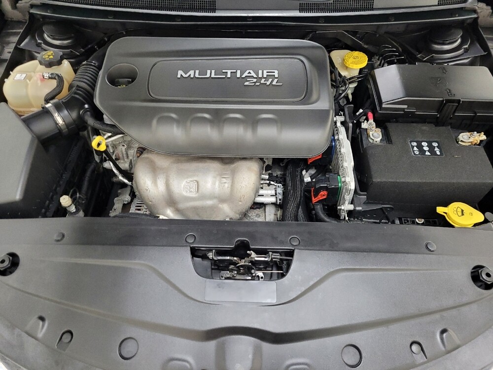 2016 Chrysler 200 in Pittsburgh, PA 15236 - 18106894 30