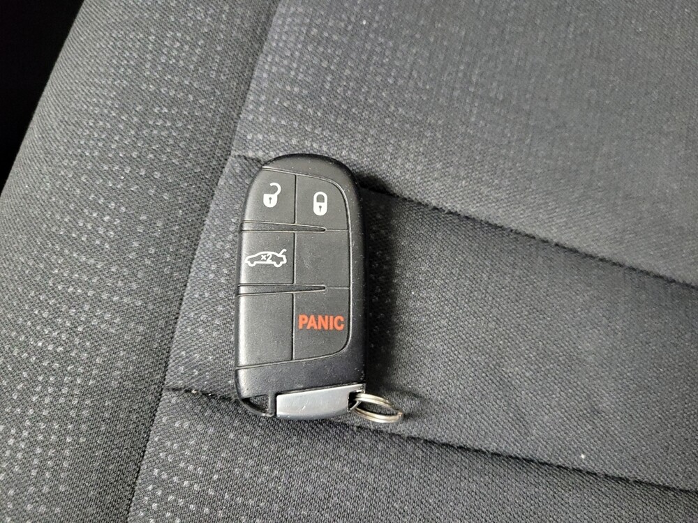 2016 Chrysler 200 in Pittsburgh, PA 15236 - 18106894 32