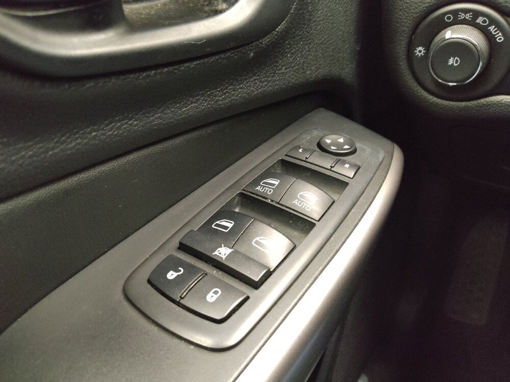 2021 Jeep Cherokee in Des Moines, IA 50310 - 18106919 27