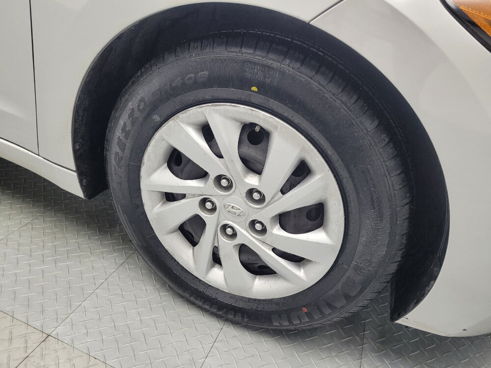 2017 Hyundai Elantra in Midlothian, IL 60445 - 18106938 31