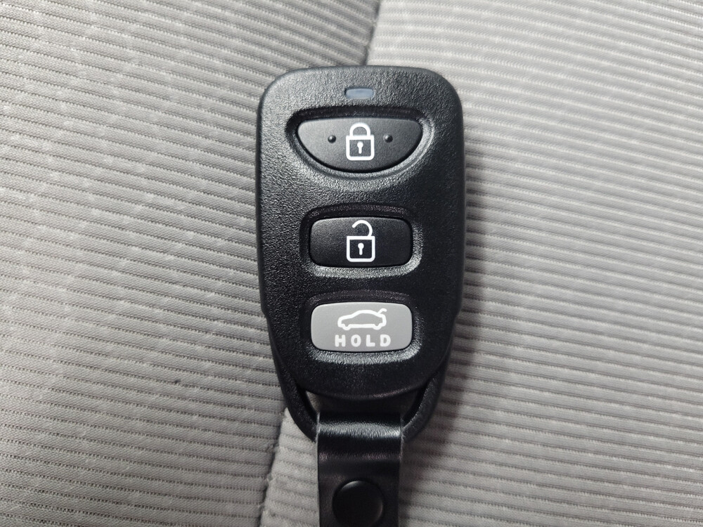 2017 Hyundai Elantra in Midlothian, IL 60445 - 18106938 32