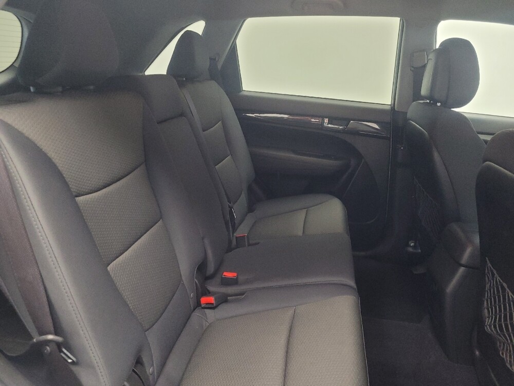 2013 Kia Sorento in Indianapolis, IN 46222 - 18106941 19