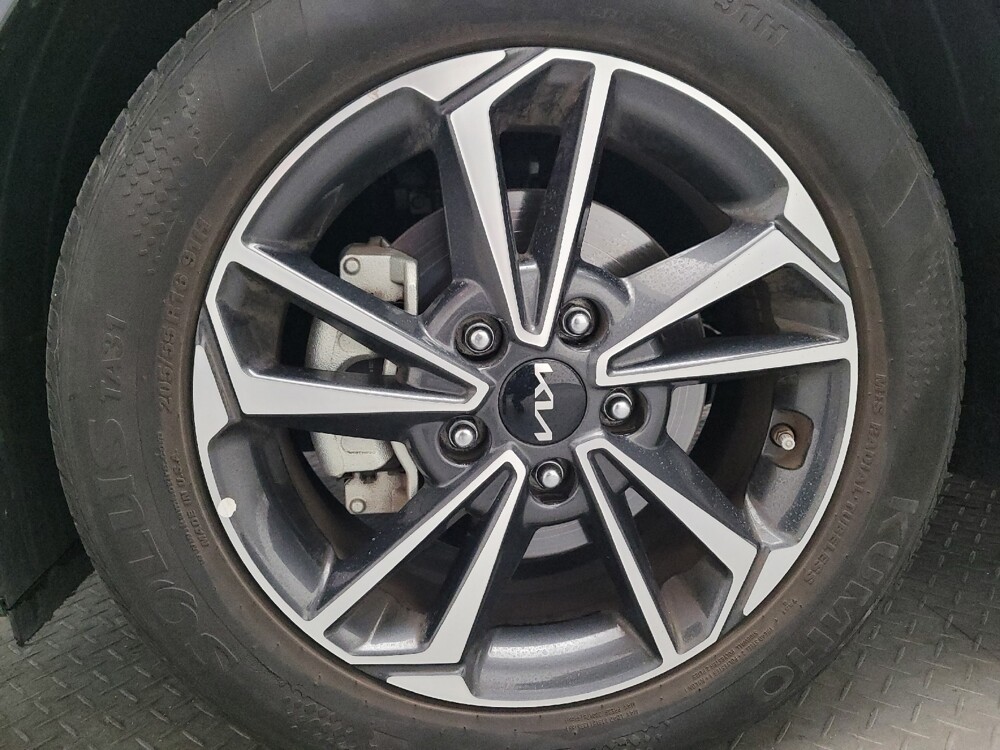 2022 Kia Forte in Riverside, CA 92504 - 18106961 31