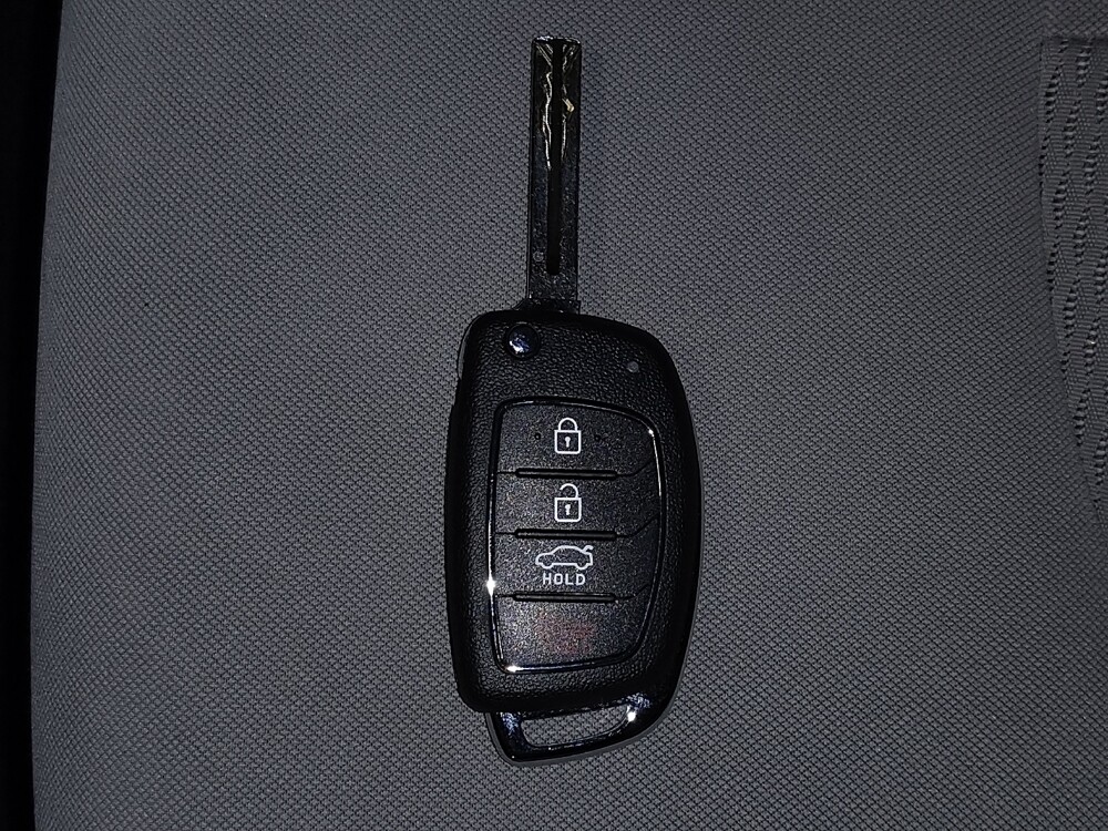 2018 Hyundai Sonata in Hialeah, FL 33014 - 18106983 32