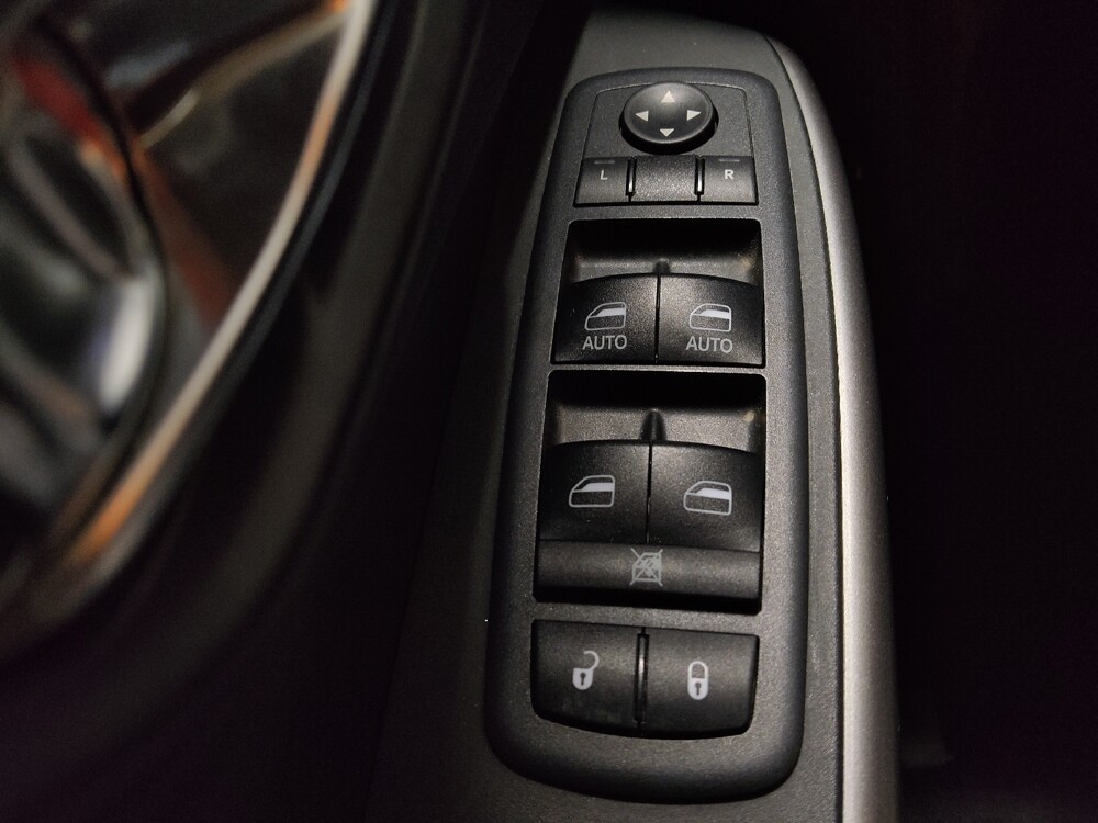 2019 Jeep Cherokee in Stone Mountain, GA 30083 - 18106989 27