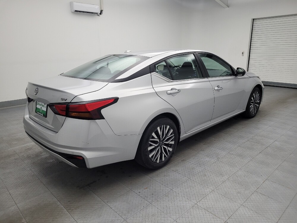 2024 Nissan Altima in Columbus, OH 43228 - 18107007 10