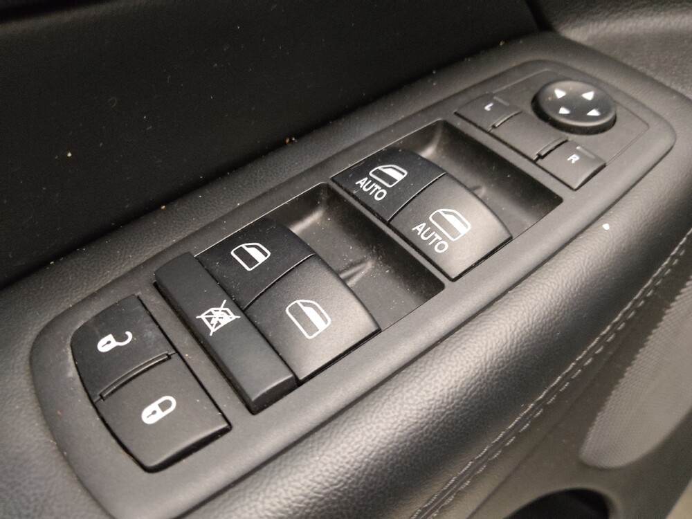 2018 Jeep Grand Cherokee in Denver, CO 80012 - 18107019 27