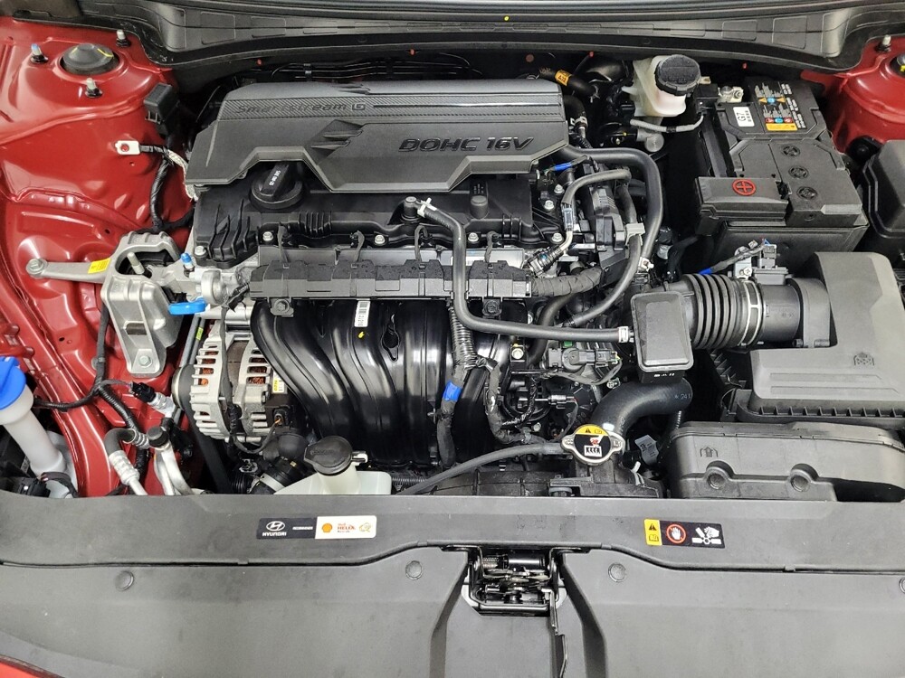 2025 Hyundai Elantra in Pittsburgh, PA 15236 - 18107026 30